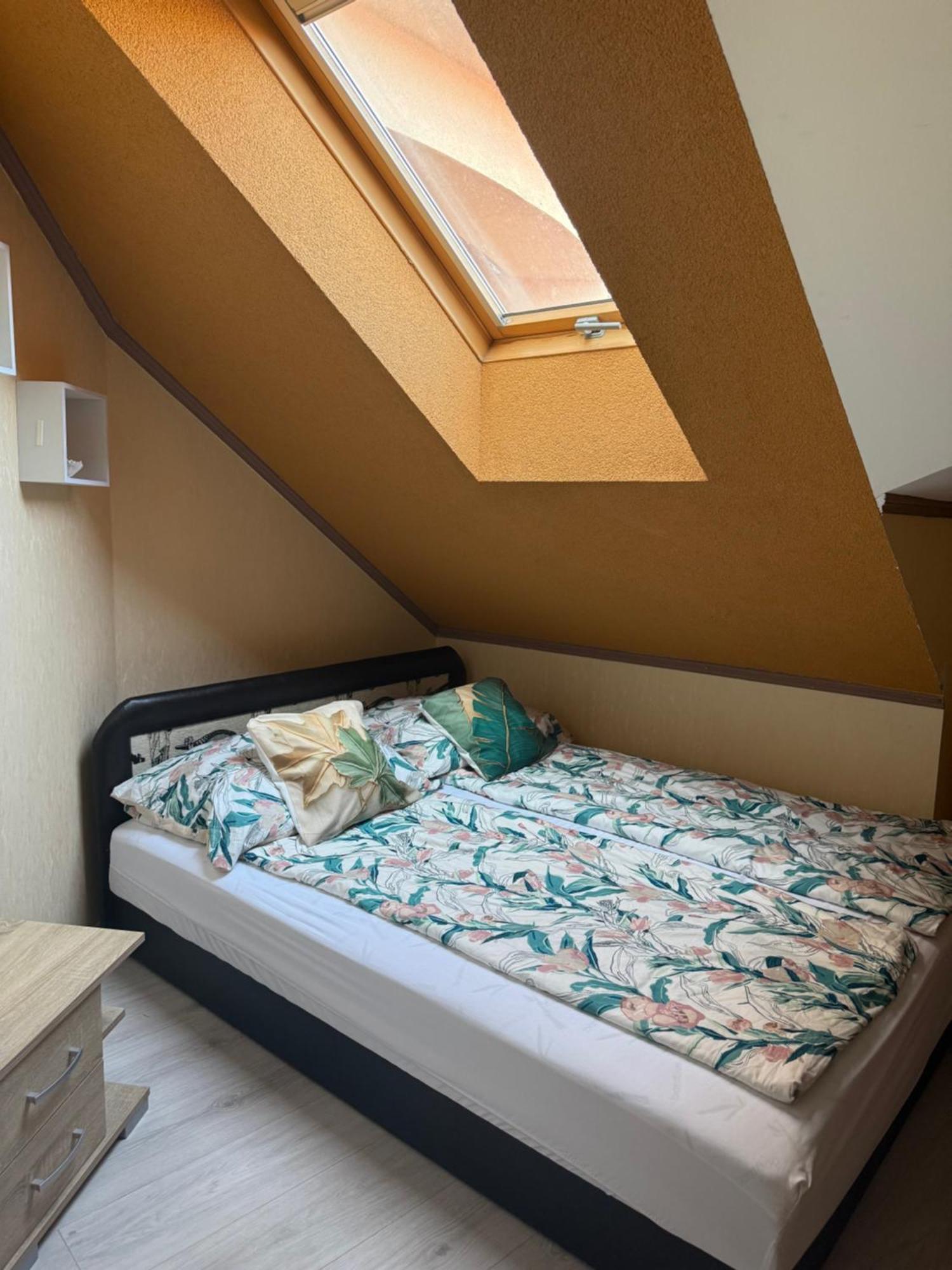 Paris-Lux. Apartment Hajduszoboszlo Luaran gambar